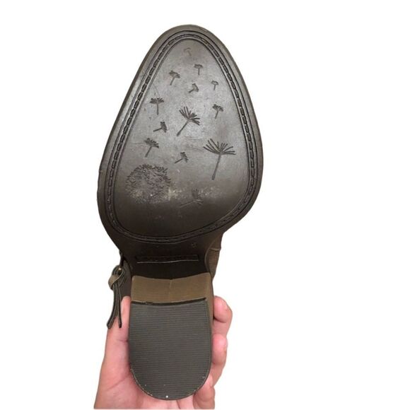 Groove Brown Ankle Boots - Picture 4 of 9